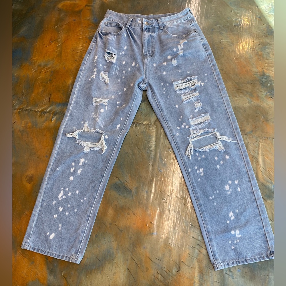 Women’s Baggy Ripped Jeans
